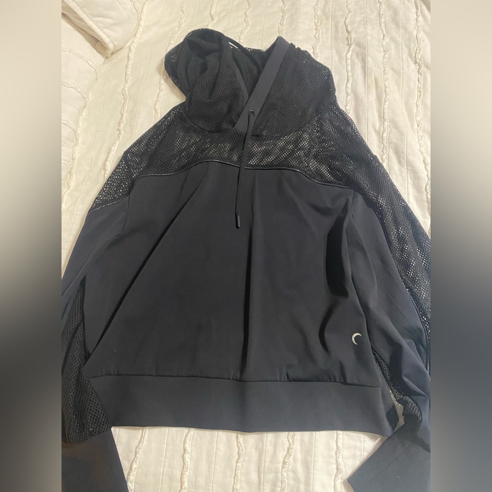 Black mesh winner hoodie